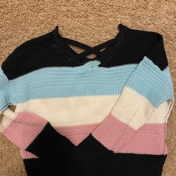 Girls sweater with cross neck detail on back - Picture 2 of 2